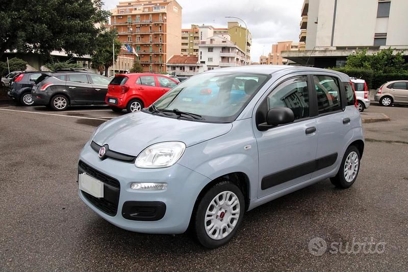 Usata Fiat Panda Lounge 69 CV (50 kW) 2017 Grigio Berlina
