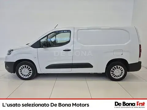 Begagnad Toyota Proace City City 131 HK (96 kW) 2022 Vit Minibuss