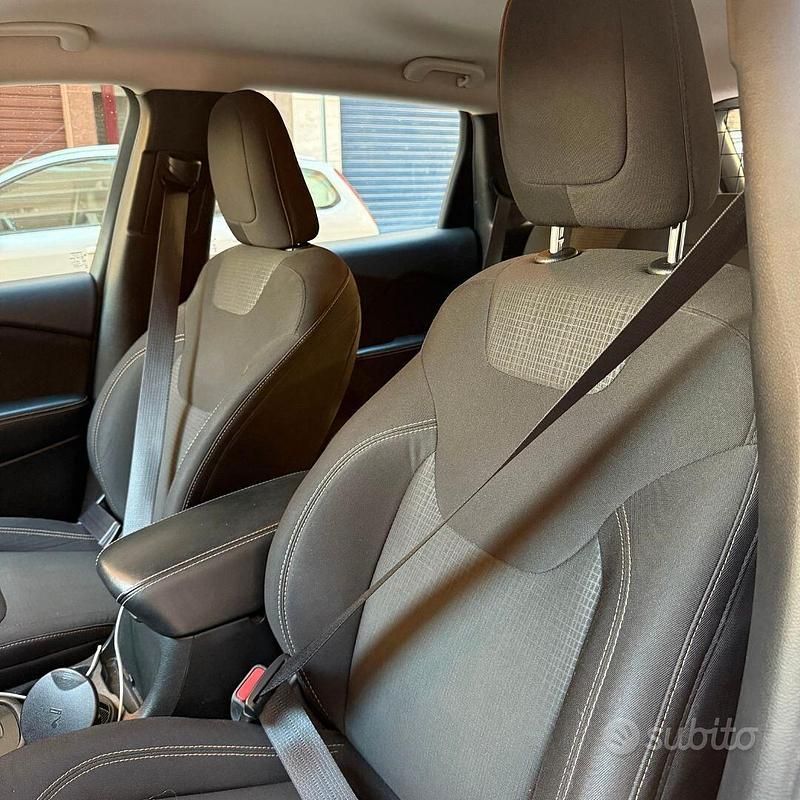 Usata Jeep Cherokee Longitude 185 CV (136 kW) 2017 Grigio SUV