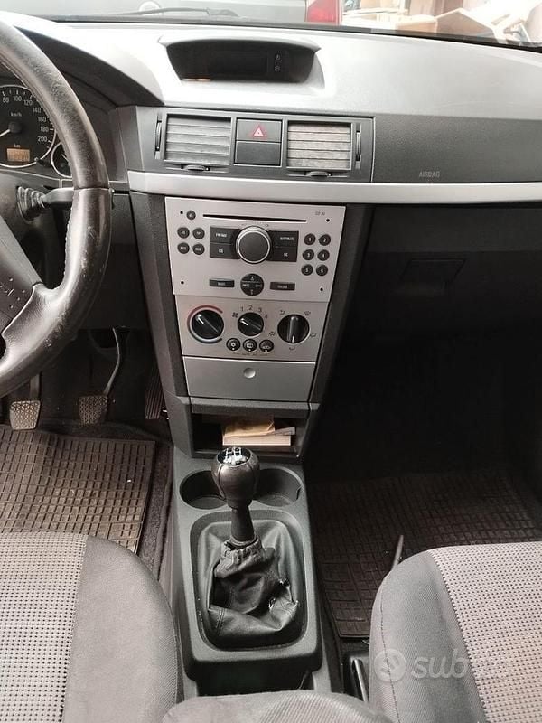 Usata Opel Meriva 101 CV (74 kW) 2005 Monovolume