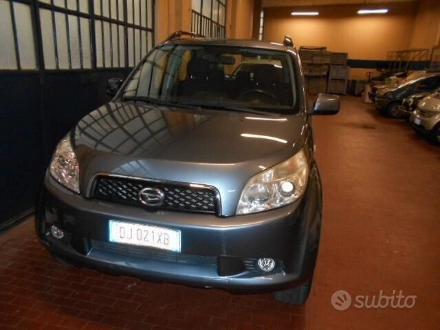 Usata Daihatsu Terios 105 CV (77 kW) 2007 Grigio SUV