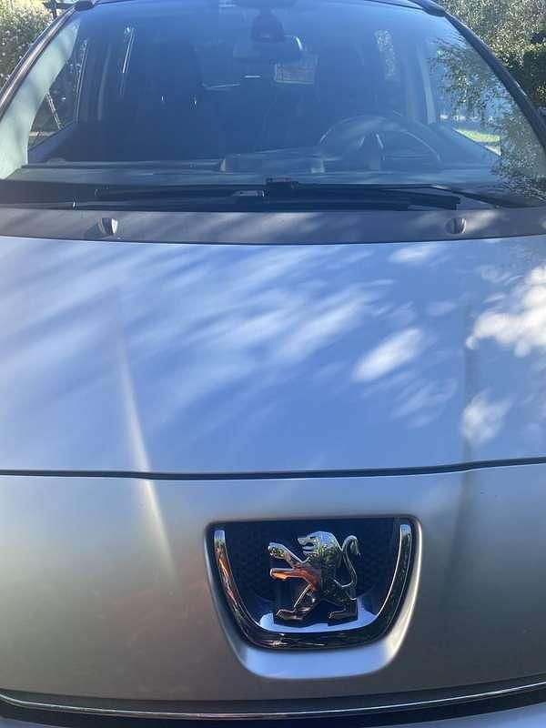 Usata Peugeot 5008 Business-Line 150 CV (110 kW) 2011 Grigio Monovolume