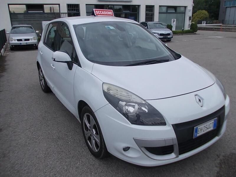Usata Renault Scénic III Dynamique 110 CV (80 kW) 2011 Bianco Monovolume