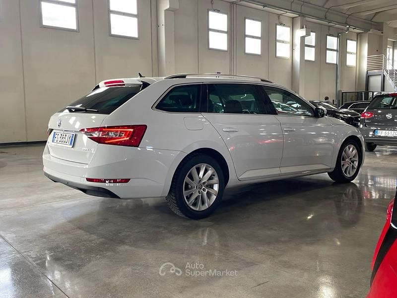 Usata Skoda Superb Executive 150 CV (110 kW) 2018 Bianco Station wagon