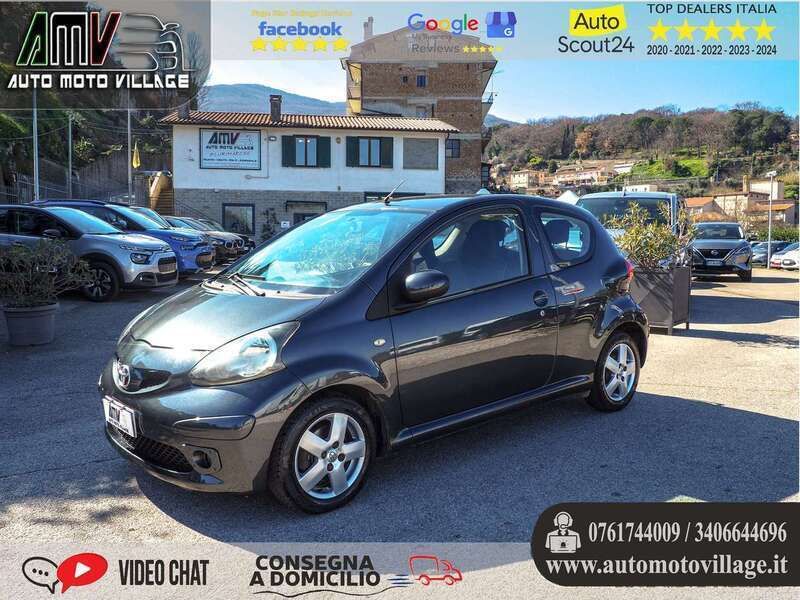 Grigio Usata 2005 Toyota Aygo Sol Due volumi | 4500 € (Molto cara) - Immagine 1/4