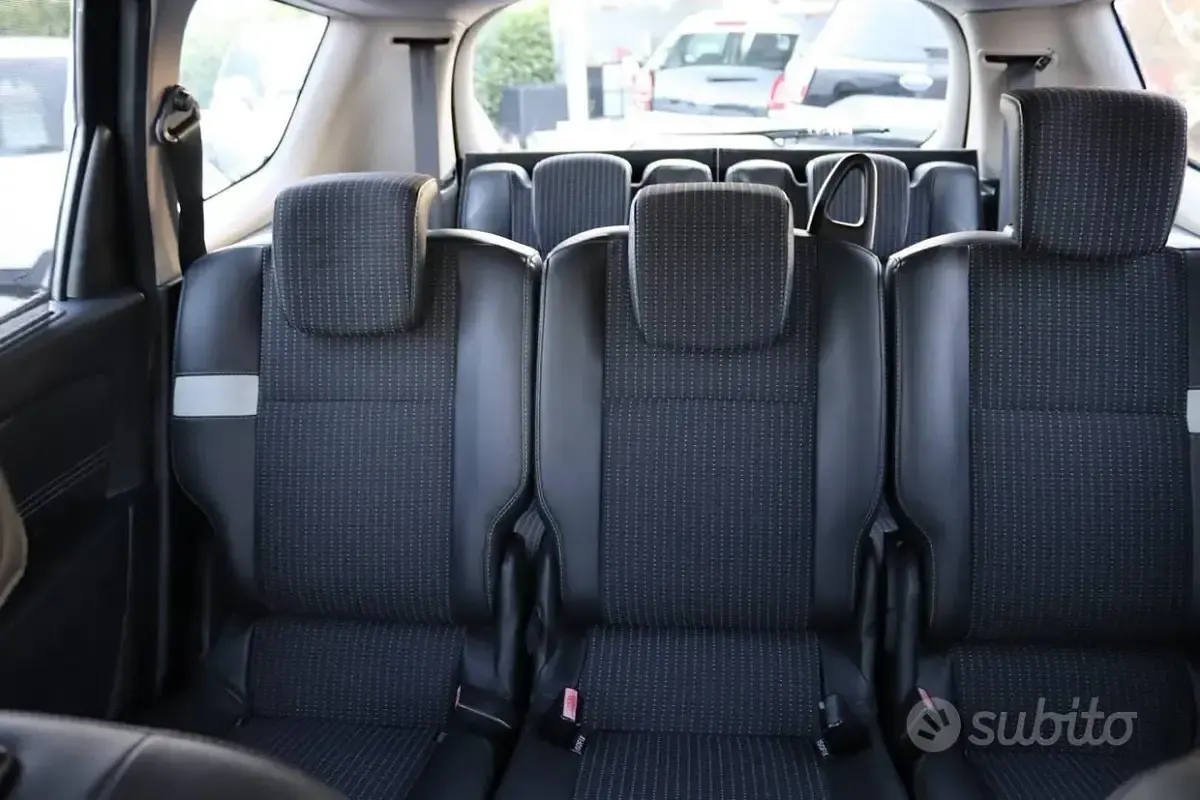 Usata Renault Scénic III 110 CV (80 kW) 2011 Bluazzurro Monovolume