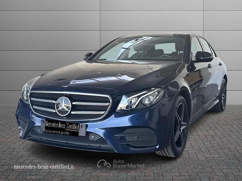 Blu scuro metallizzato Usata 2021 Mercedes E300 Premium Plus Tre volumi | 32.400 € - Immagine 1/4