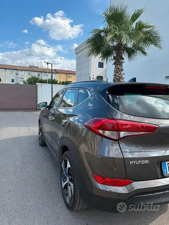 Usata Hyundai Tucson Xpossible 141 CV (103 kW) 2017 Grigio SUV