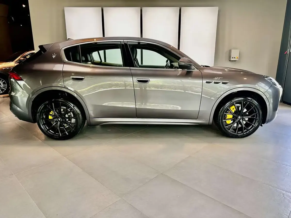 Usata Maserati Grecale GT 250 CV (183 kW) 2024 Grigio lava SUV