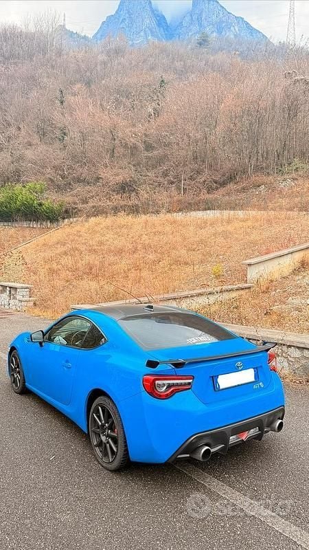 Usata Toyota GT86 Edition 200 CV (147 kW) 2018 Blu Coupé