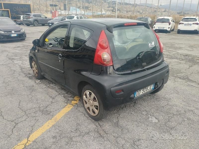 Usata Peugeot 107 68 CV (50 kW) 2006 Nero Utilitaria