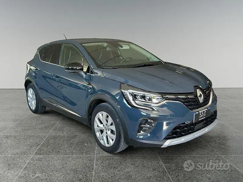 Usata Renault Captur Intens 101 CV (74 kW) 2022 Grigio SUV