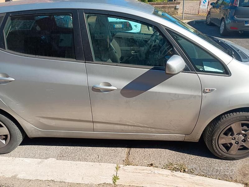 Usata Kia Venga Active 77 CV (56 kW) 2015 Grigio Utilitaria