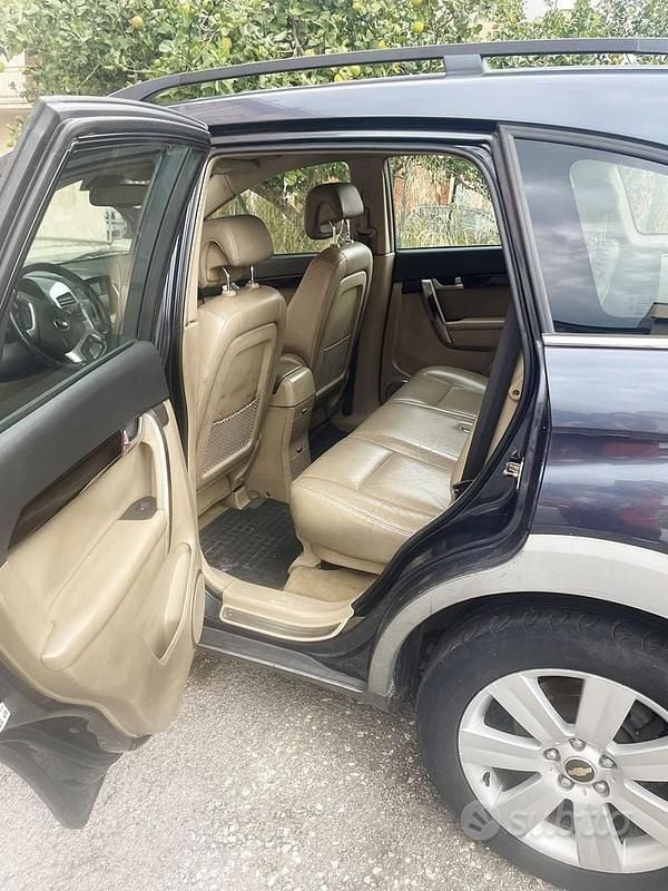 Usata Chevrolet Captiva 150 CV (110 kW) 2007 Grigio SUV