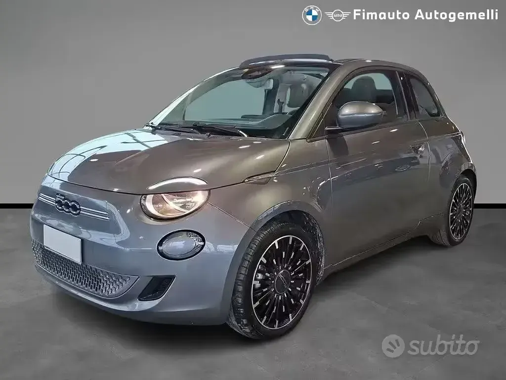 Usata Fiat 500e La Prima 42 kW (58 CV) 2023 Grigio / metallizzato Cabrio