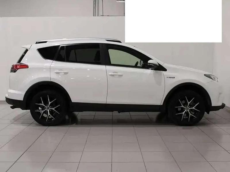 Usata Toyota RAV4 Hybrid Lounge 155 CV (114 kW) 2016 Bianco SUV