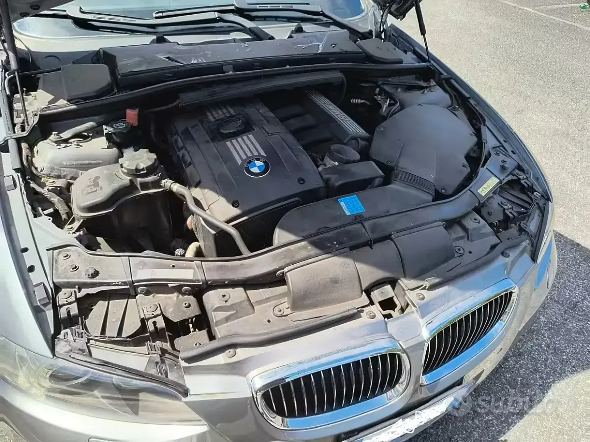 Usata BMW 325 197 CV (144 kW) 2007 Grigio Cabrio