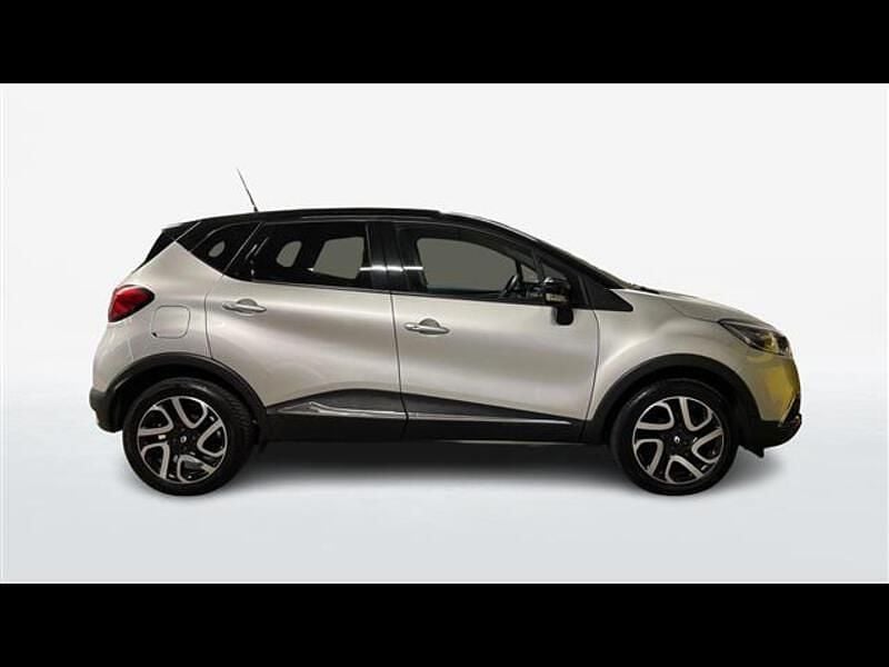 Usata Renault Captur Zen 90 CV (66 kW) 2015 Grigio chiaro SUV
