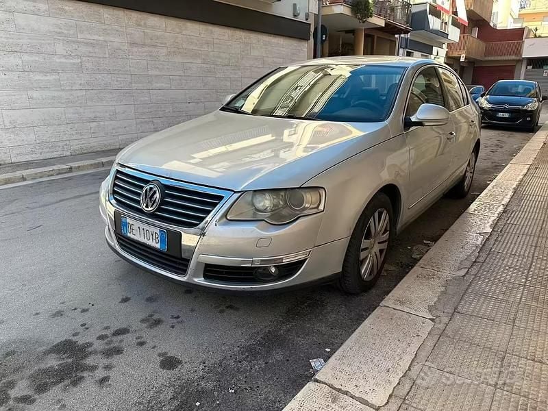 Usata VW Passat Highline 140 CV (102 kW) 2007 Grigio Berlina