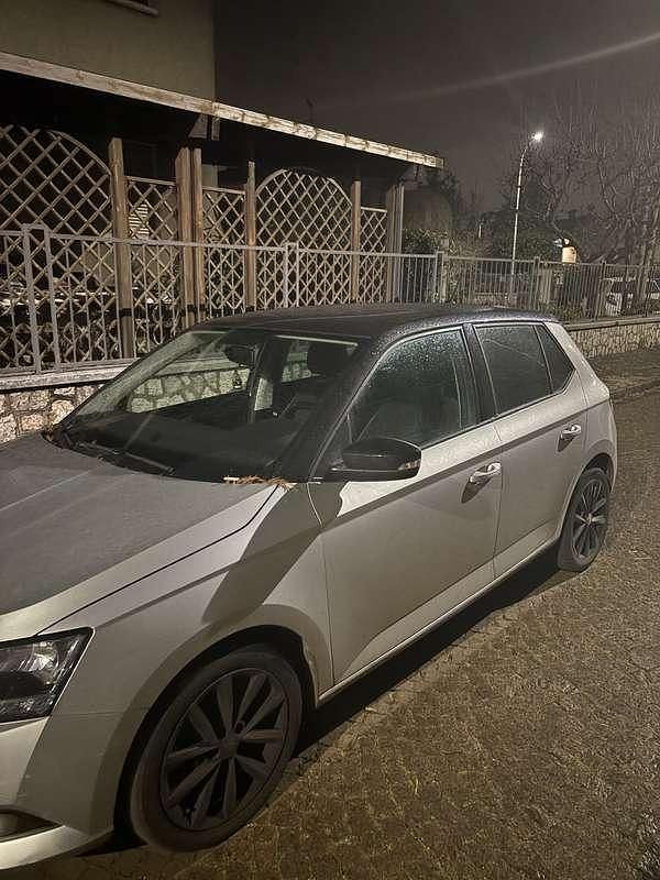 Usata Skoda Fabia 60 CV (44 kW) 2021 Argento Berlina