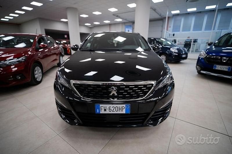 Usata Peugeot 308 GT-line 131 CV (96 kW) 2019 Other Berlina