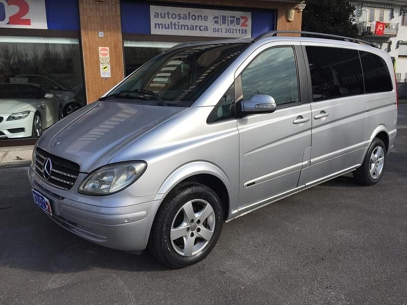 Usata Mercedes Viano 150 CV (110 kW) 2005 Argento Monovolume