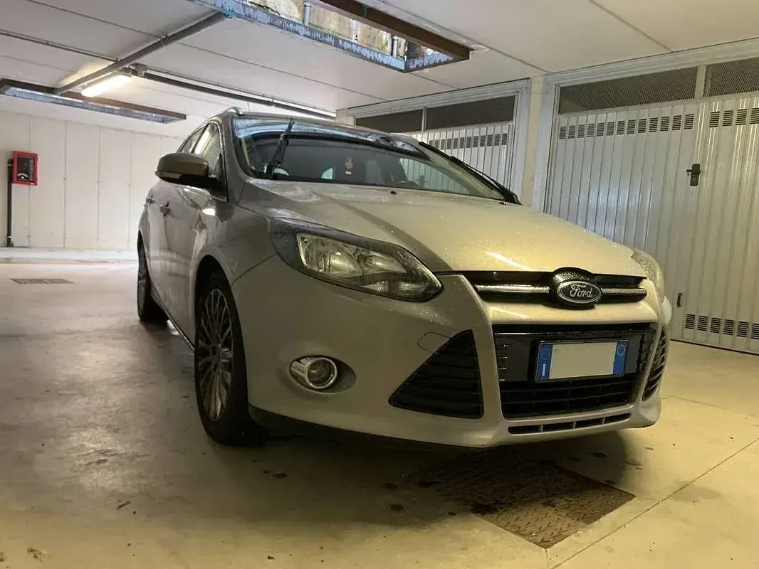 Usata Ford Focus Titanium 116 CV (85 kW) 2012 Grigio Station wagon