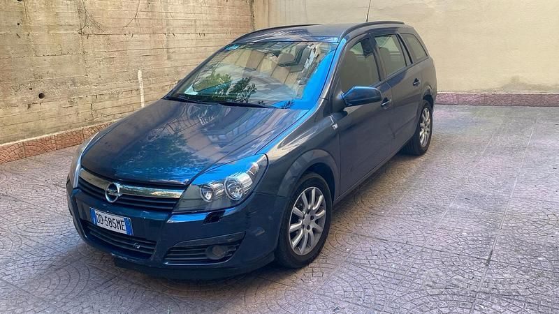 Usata Opel Astra 60 CV (44 kW) 2006 Blu Station wagon