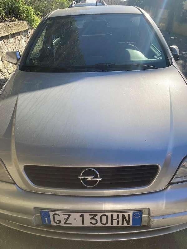 Usata Opel Astra 90 CV (66 kW) 2001 Argento Berlina