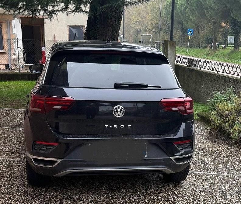 Usata VW T-Roc 150 CV (110 kW) 2019 Nero SUV