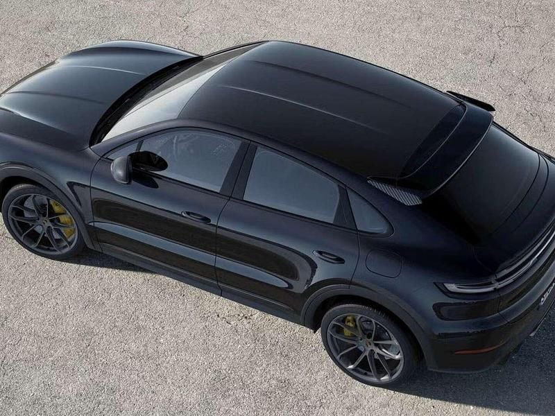 Usata Porsche Cayenne Turbo 740 CV (544 kW) 2024 Nero cromite metallizzato SUV