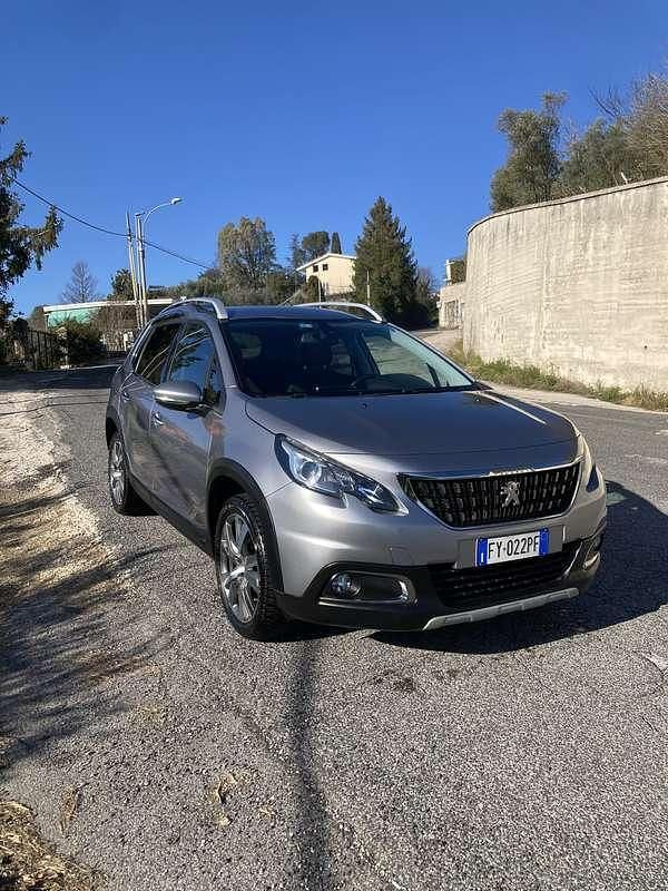 Usata Peugeot 2008 Allure 102 CV (75 kW) 2019 SUV