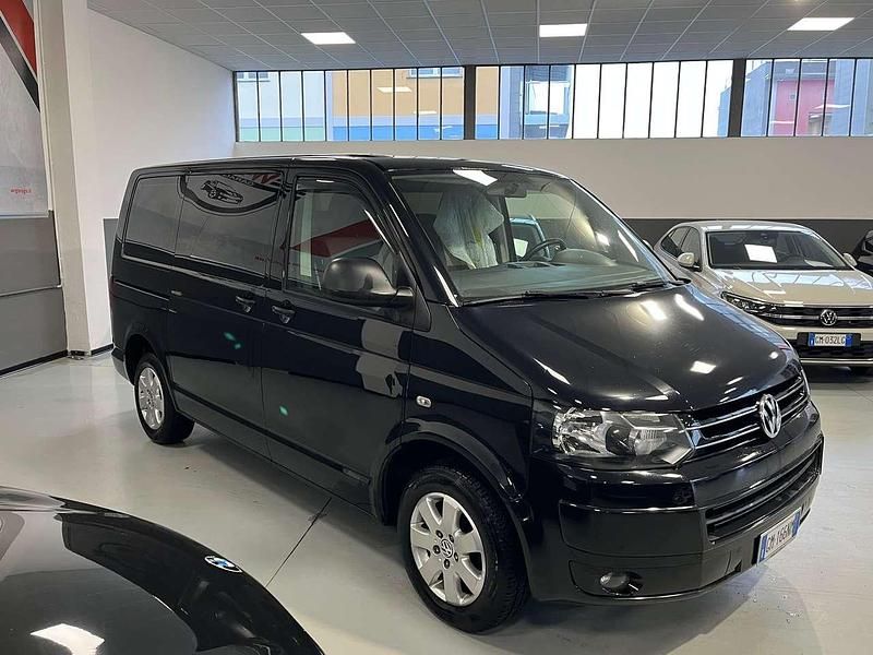 Usata VW T5 Startline 140 CV (102 kW) 2014 Nero Furgone