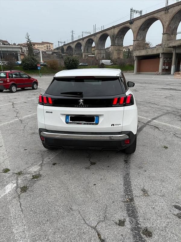 Usata Peugeot 3008 Active 131 CV (96 kW) 2019 Bianco SUV