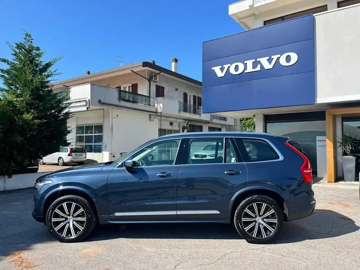Usata Volvo XC90 235 CV (172 kW) 2023 Grigio SUV