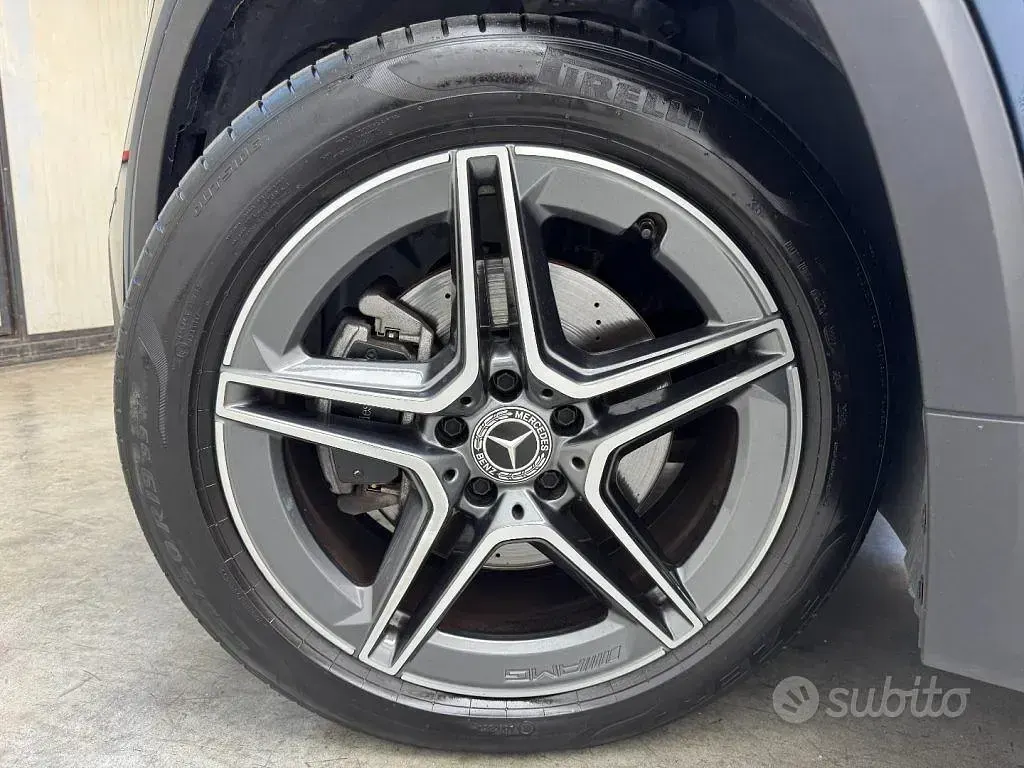 Usata Mercedes GLB200 Premium 150 CV (110 kW) 2022 Blu SUV