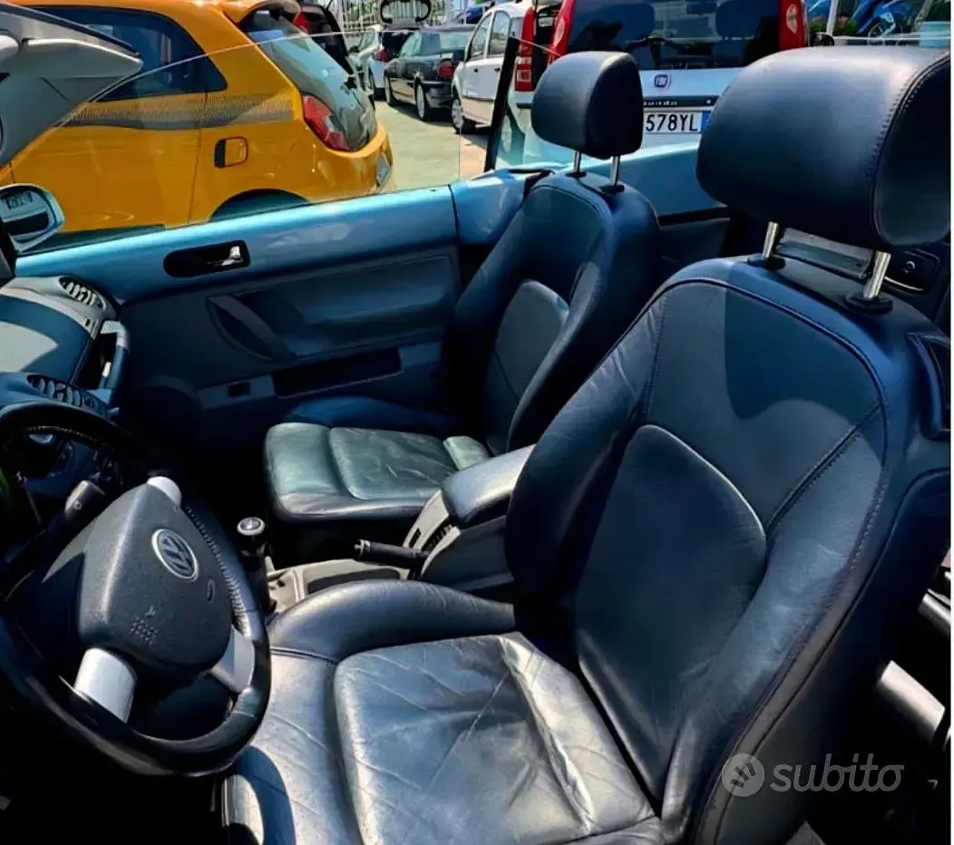 Usata VW New Beetle 101 CV (74 kW) 2005 Bluazzurro Utilitaria
