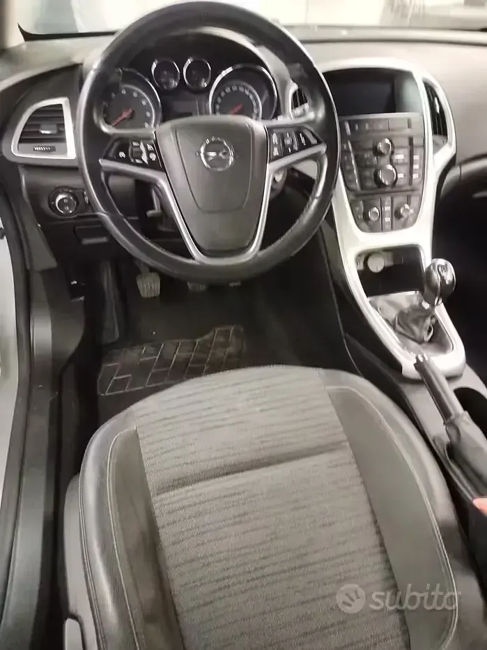 Usata Opel Astra 101 CV (74 kW) 2015 Grigio Station wagon