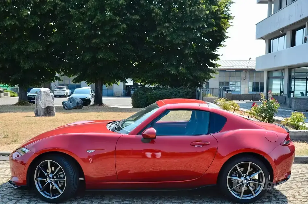 Usata Mazda MX5 Inclusive 160 CV (117 kW) 2018 Rosso Cabrio