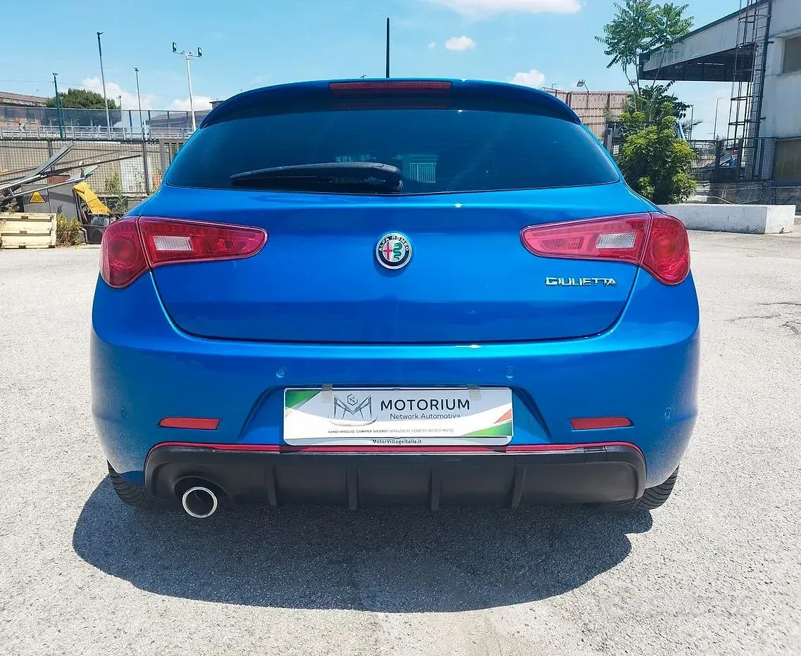 Usata Alfa Romeo Giulietta Super 120 CV (88 kW) 2018 Bluazzurro Utilitaria