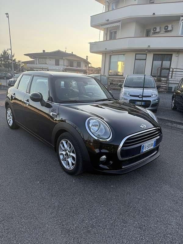 Usata Mini Cooper D Business 116 CV (85 kW) 2015 Utilitaria
