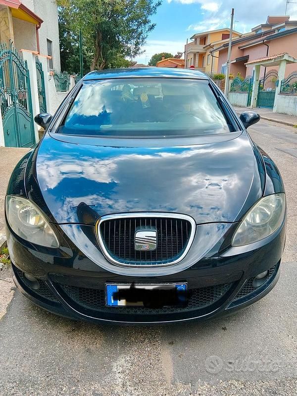 Begagnad Seat Leon 105 HK (77 kW) 2007 Svart Halvkombi