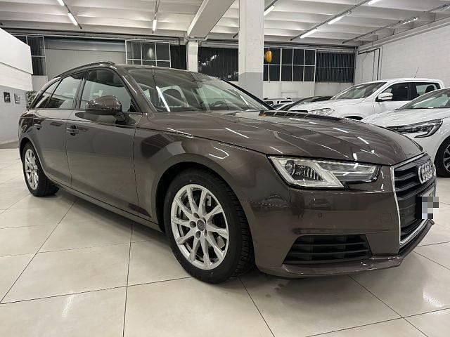 Usata Audi A4 Business 190 CV (139 kW) 2017 Bronzo Station wagon