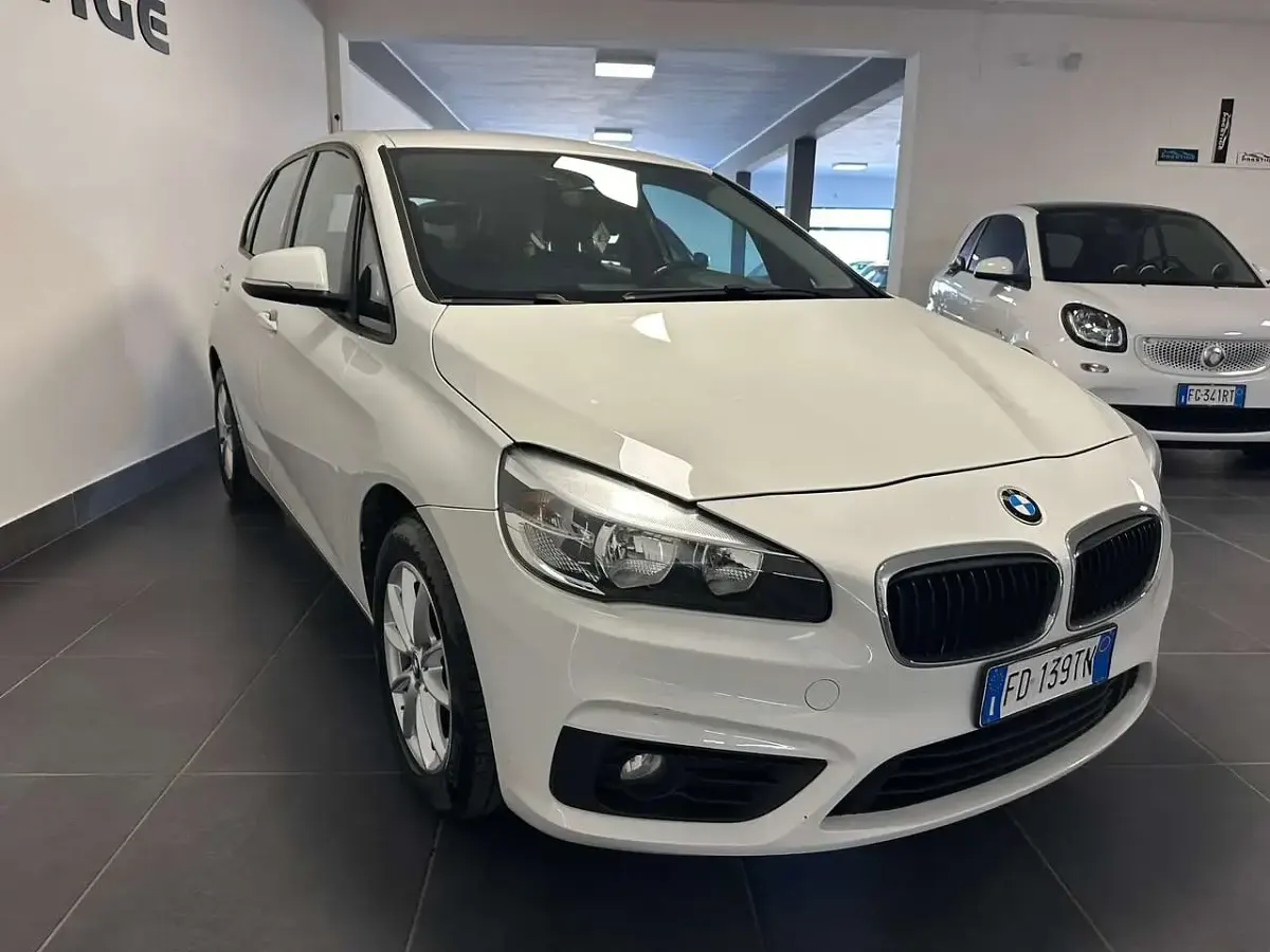 Usata BMW 216 Active Tourer Luxury Line 116 CV (85 kW) 2016 Bianco Monovolume