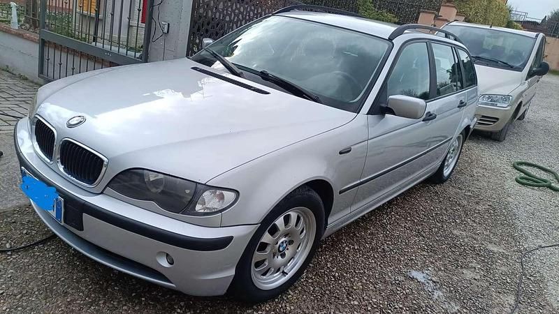 Usata BMW 318 Comfort Edition 116 CV (85 kW) 2003 Argento Station wagon