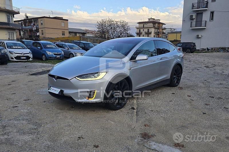 Grigio Usata 2017 Tesla Model X SUV | 27.499 € (Molto cara) - Immagine 1/4