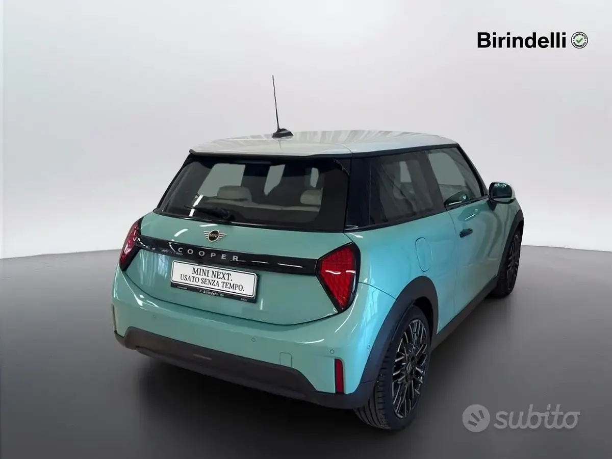 Usata Mini Cooper Favoured 156 CV (114 kW) 2024 Ocean wave green Utilitaria