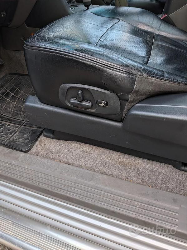 Usata Mitsubishi Pajero 160 CV (117 kW) 2003 Grigio SUV