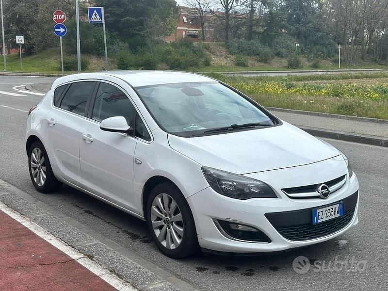 Usata Opel Astra Cosmo 140 CV (102 kW) 2015 Bianco Station wagon