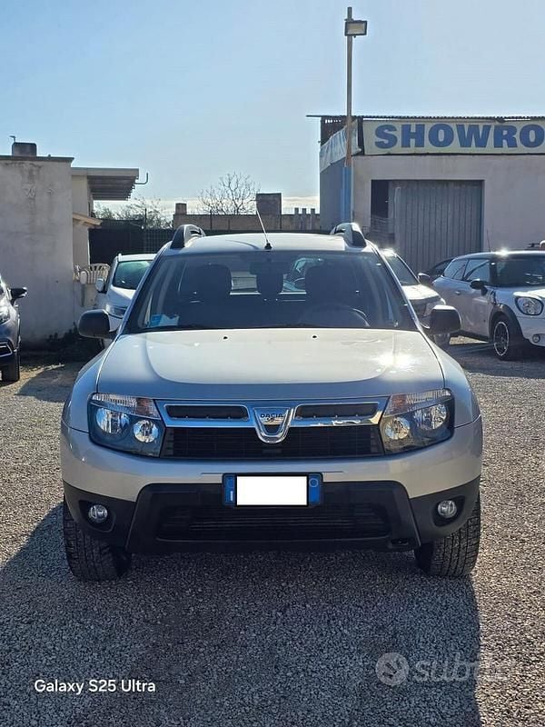 Usata Dacia Duster Lauréate 110 CV (80 kW) 2012 Grigio Station wagon